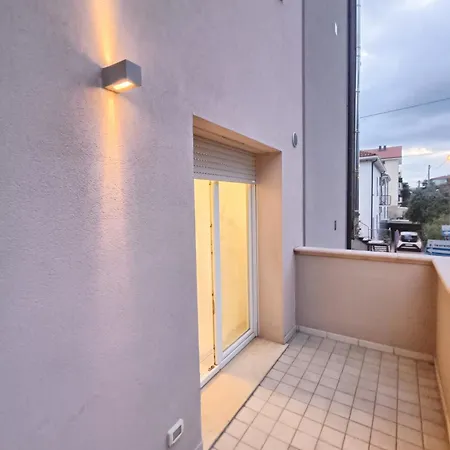 Blancohouse De Carolis - Tra Mare E Centro Daire *